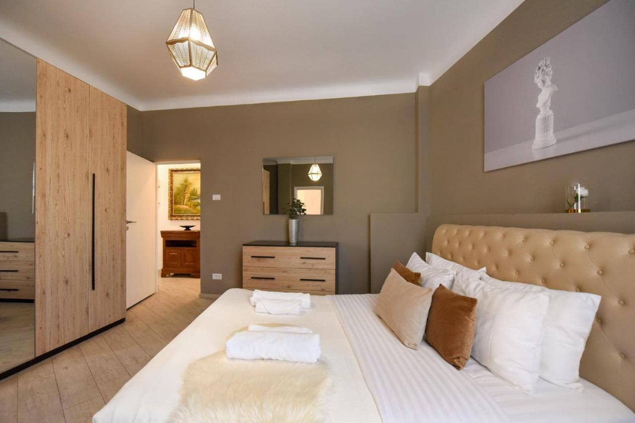 Amazing Location & Elegant Apt - Old Town Apartment Bucureşti Ngoại thất bức ảnh