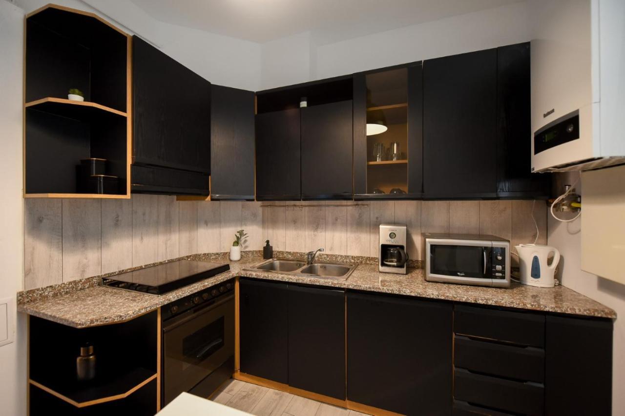 Amazing Location & Elegant Apt - Old Town Apartment Bucureşti Ngoại thất bức ảnh