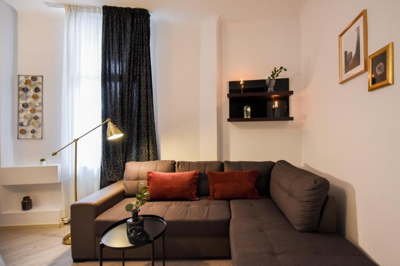 Amazing Location & Elegant Apt - Old Town Apartment Bucureşti Ngoại thất bức ảnh