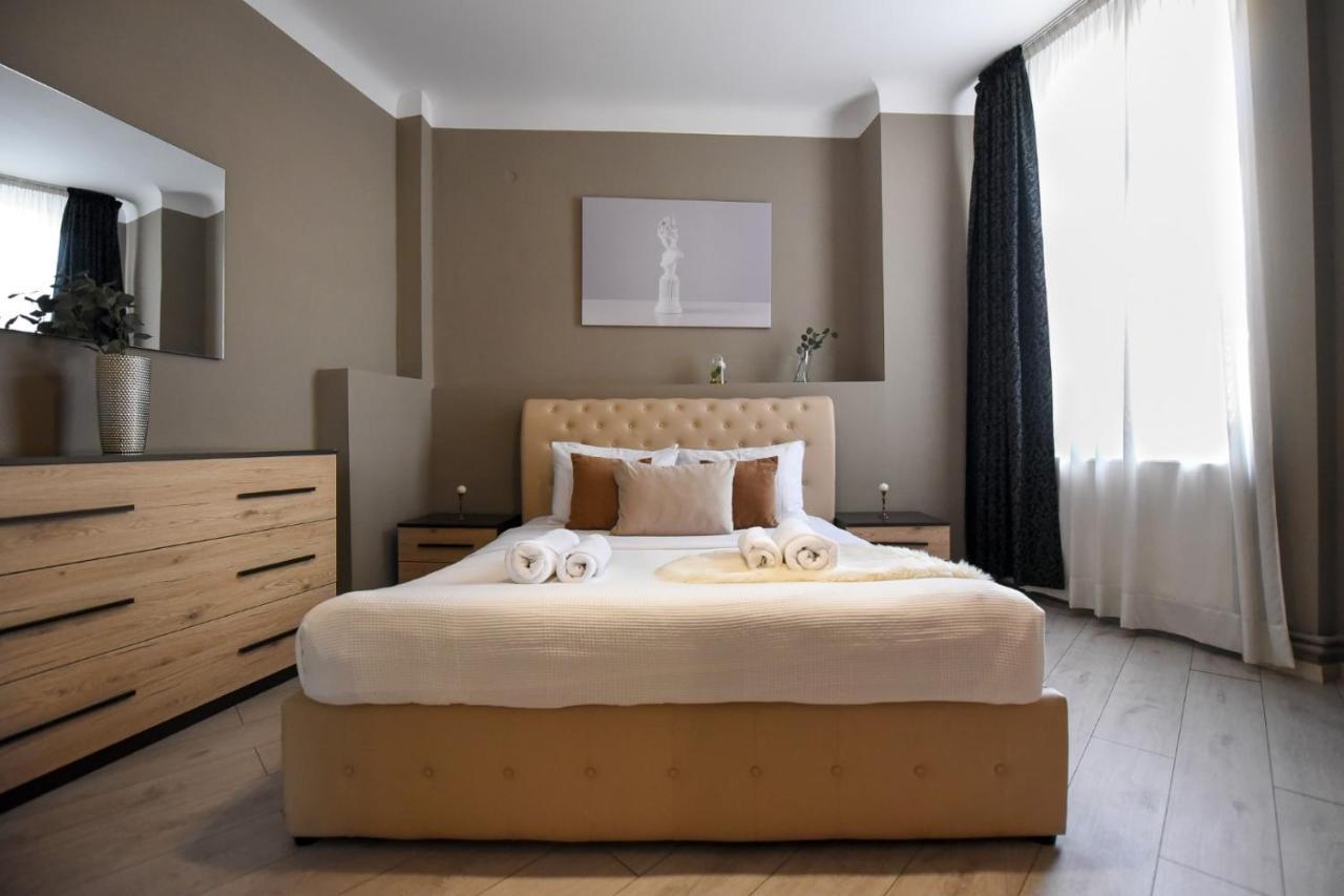 Amazing Location & Elegant Apt - Old Town Apartment Bucureşti Ngoại thất bức ảnh