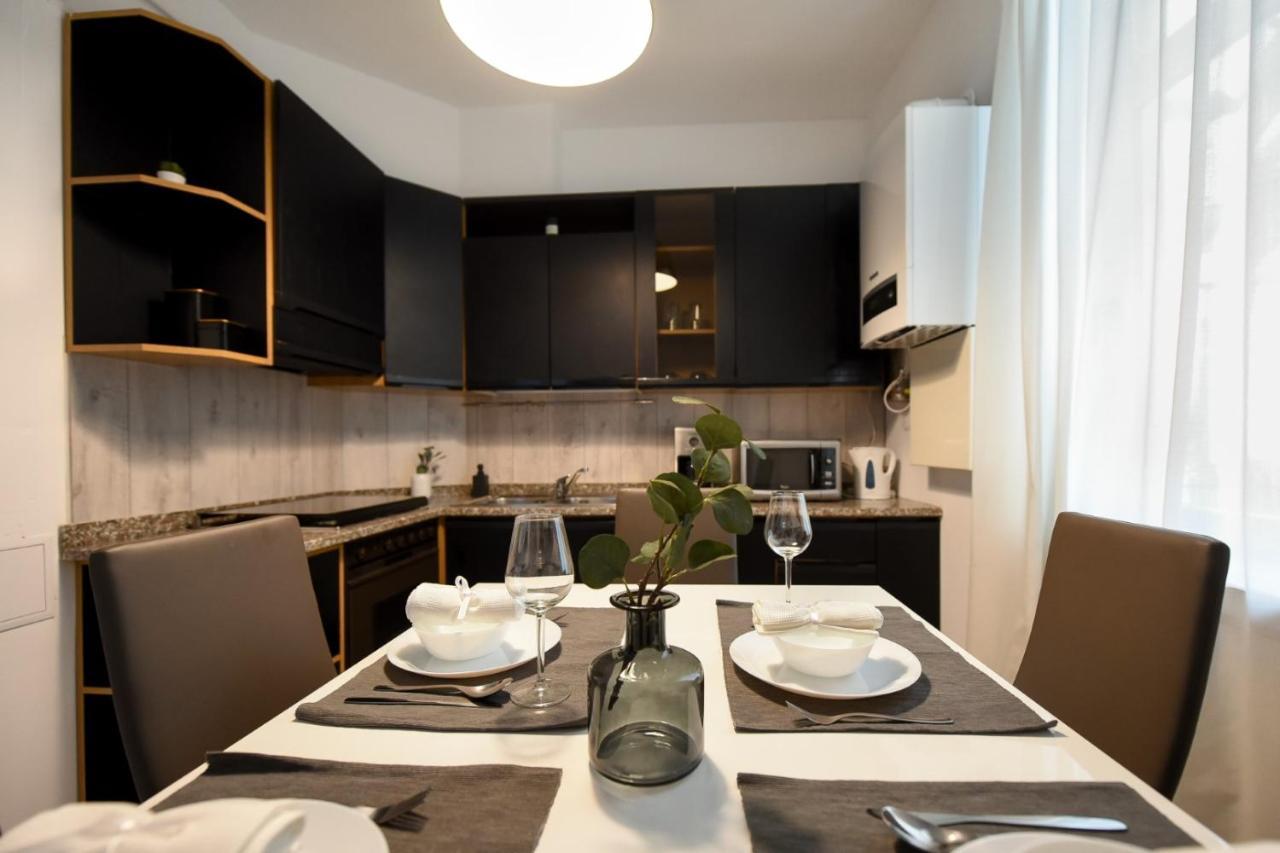 Amazing Location & Elegant Apt - Old Town Apartment Bucureşti Ngoại thất bức ảnh